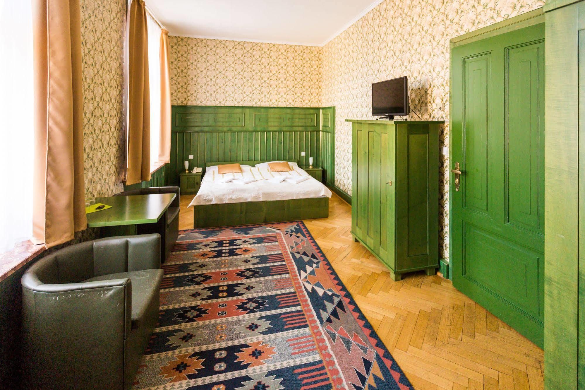 Hotel U Beránka Náchod Esterno foto
