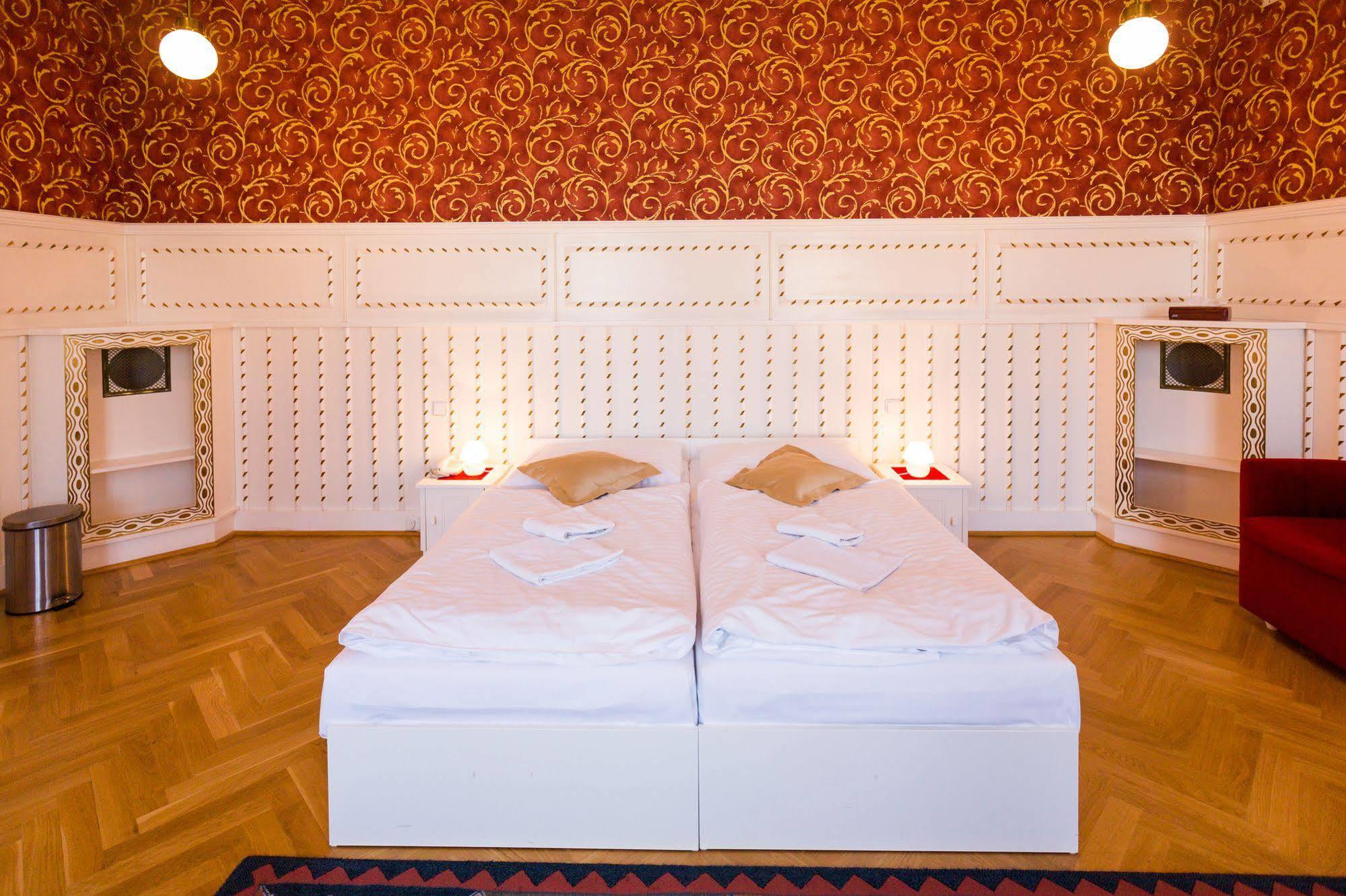 Hotel U Beránka Náchod Esterno foto