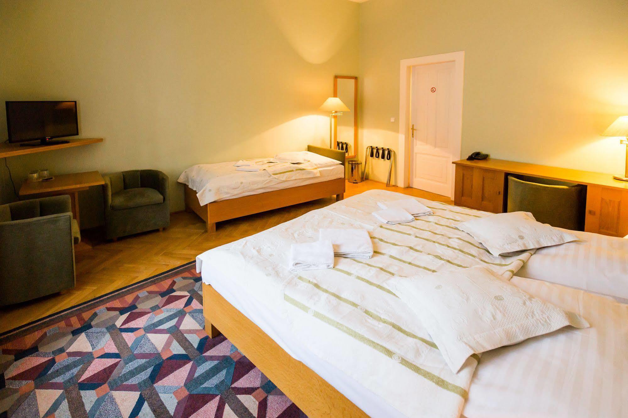 Hotel U Beránka Náchod Esterno foto
