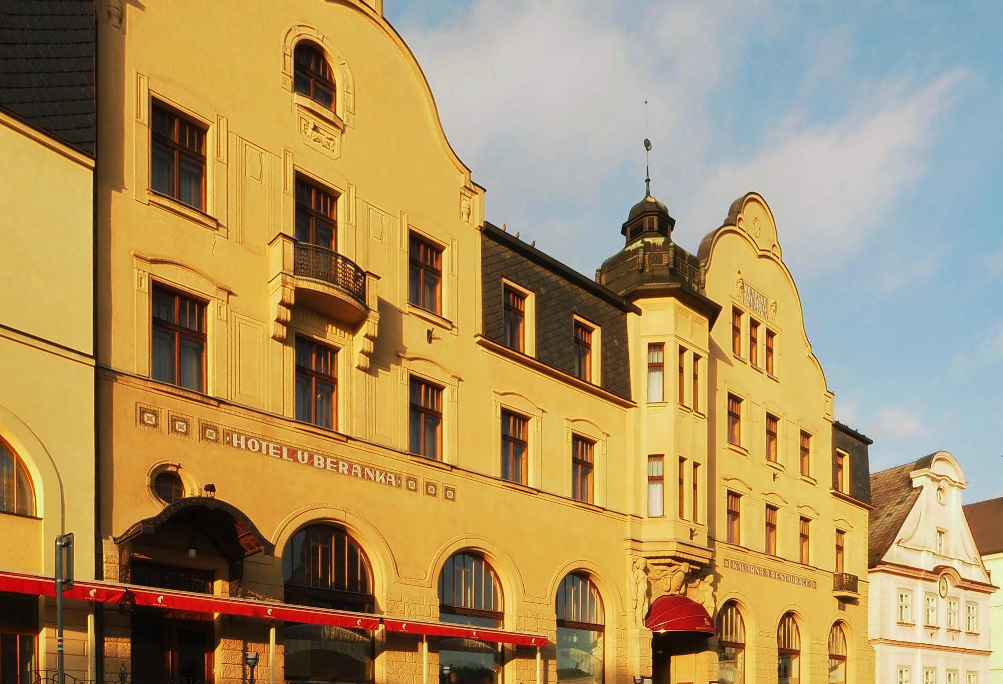 Hotel U Beránka Náchod Esterno foto
